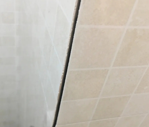 青神瓷砖空鼓维修公司分享阳台瓷砖脱落的修复过程可以分为以下几个步骤